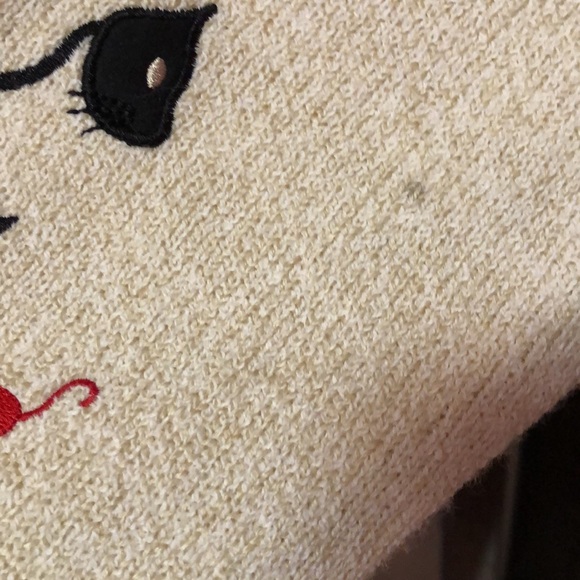 Cat Lover’s Sweater - Picture 2 of 2